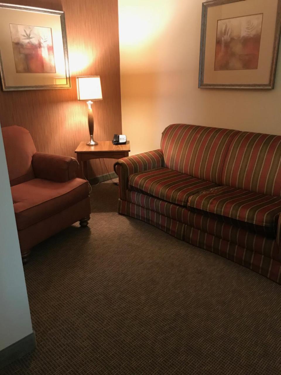 Winchester Randolph Inn And Suites מראה חיצוני תמונה