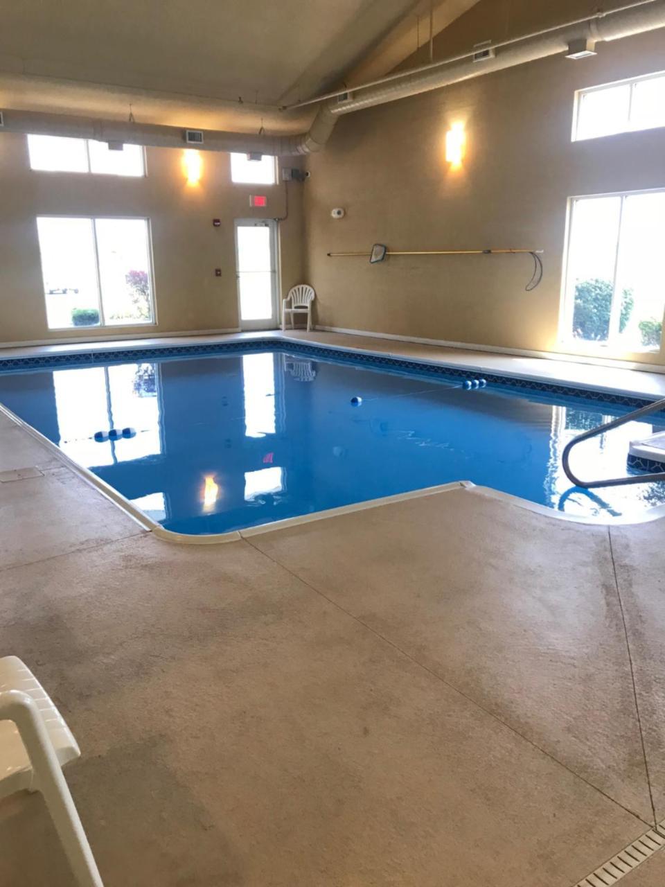 Winchester Randolph Inn And Suites מראה חיצוני תמונה