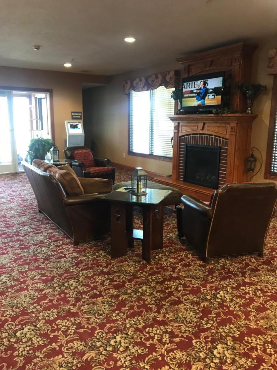 Winchester Randolph Inn And Suites מראה חיצוני תמונה